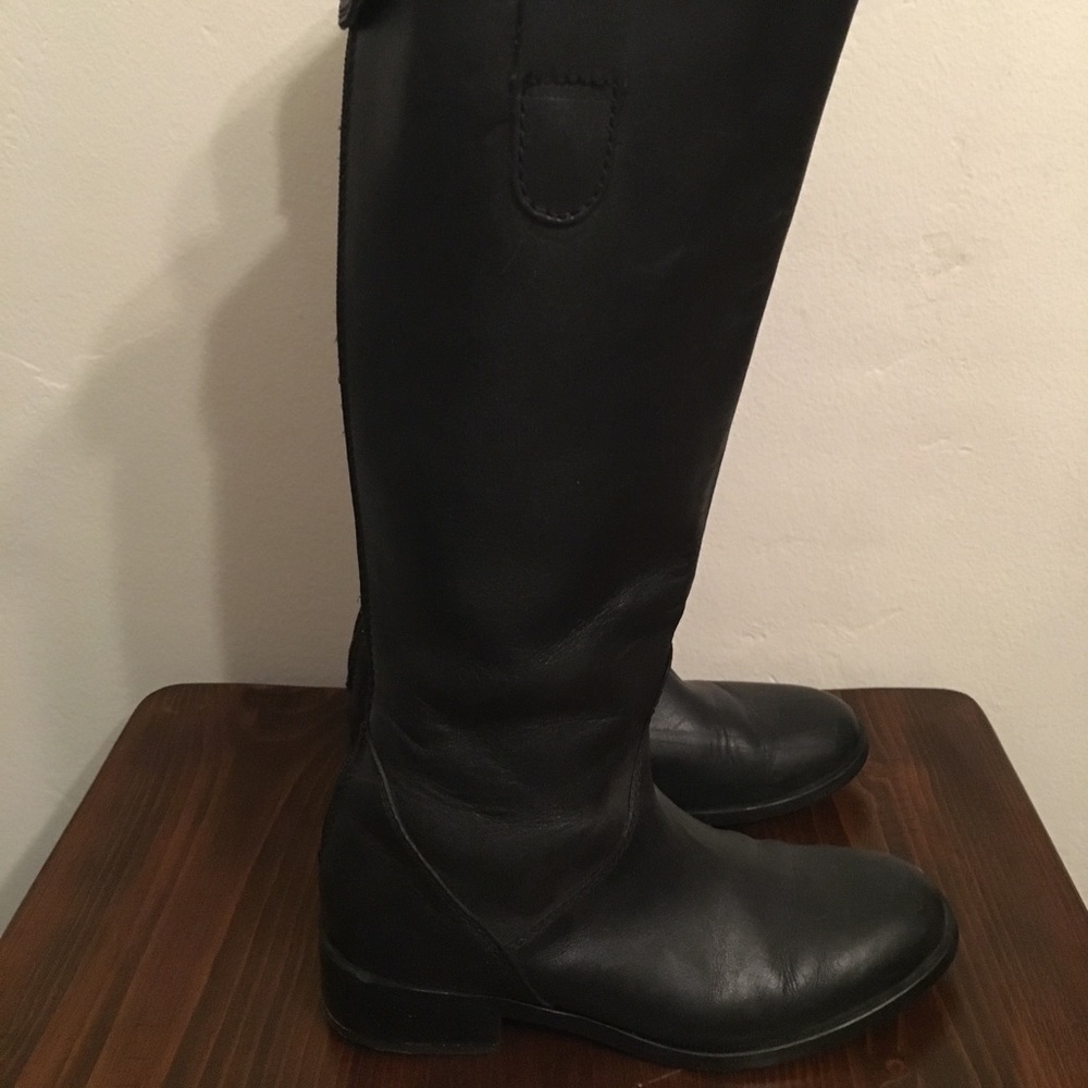 Black Steve Madden riding boots (snap back)